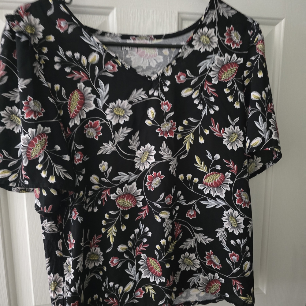 The Loft Floral Black Top